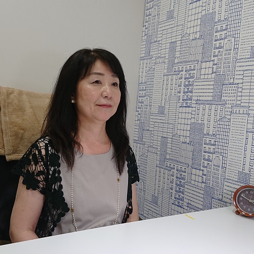 嬉々（キキ）先生